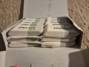 Gume FACTIS pt. sters urme grafit,  4 cutii  a cate 30 gume, Spania — miniatura 5