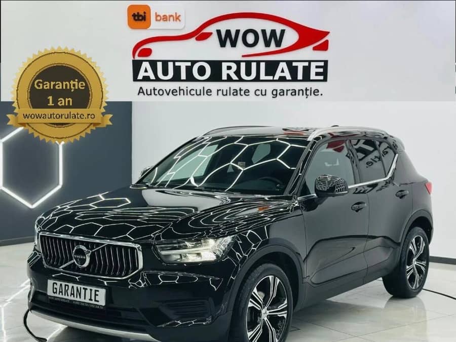 VOLVO XC40 MOMENTUM PRO — fotografie 1 din 7