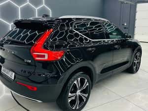 VOLVO XC40 MOMENTUM PRO — miniatura 4