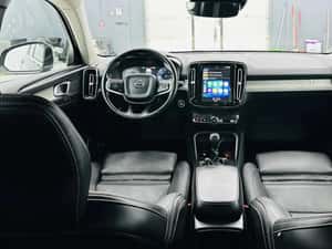 VOLVO XC40 MOMENTUM PRO — miniatura 6
