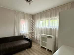 Apartament de vanzare cu 3 camere, etajul intai, Dumbravita — miniatura 5