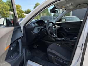 Peugeot 2008 1.2 PureTech 130CP EAT8 Active Pack 2023 — miniatura 4