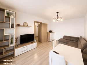 Kasper Coresi - Apartament 2 camere, decomandat, parcare, boxa! — miniatura 3