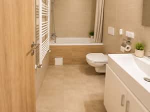 Kasper Coresi - Apartament 2 camere, decomandat, parcare, boxa! — miniatura 6