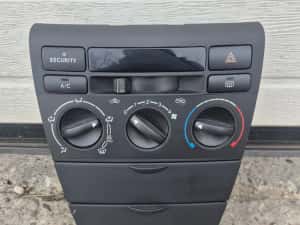 Panou Comanda Ac/Căldură Toyota Corolla E12.  2001-2006. Volan stinga.