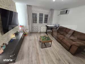Apartament cu 2 camere, 50 mp, etaj intermediar, renovat, zona George — miniatura 3