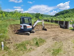 Inchiriez miniexcavator/ Vand balastru nisip pamant — miniatura 3