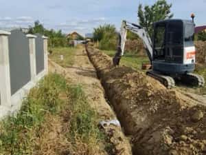 Inchiriez miniexcavator/ Vand balastru nisip pamant — miniatura 9