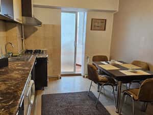 De închiriat apartament 2 camere decomandat -- Baia Comunală