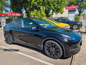 Tesla Model Y 534 CP, electric, 16500 km, 51335 EUR — miniatura 4