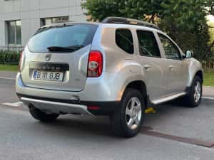 Dacia Duster 1.5 dci / 110 cp 4x4 An 2011 cu doar 34.000 km reali — miniatura 3