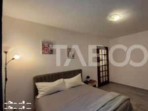 Apartament 3 camere de inchiriat 45 mp zona Vasile Aaron — miniatura 3
