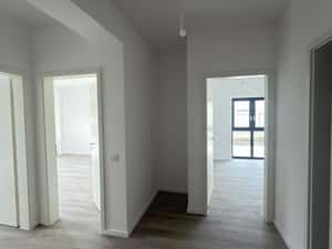 Apartament 3 camere de închiriat Tractorul Brașov–ideal birouri/firma — miniatura 5