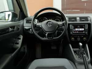 Volkswagen Jetta Automată 150 HP Diesel — miniatura 2