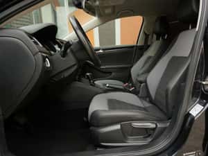 Volkswagen Jetta Automată 150 HP Diesel — miniatura 4