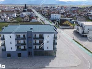 Apartament la cheie cu 3 camere si balcon zona Pictor Brana/Selimbar — miniatura 4