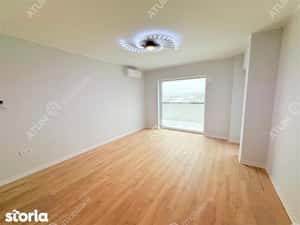 Apartament la cheie cu 3 camere si balcon zona Pictor Brana/Selimbar — miniatura 6