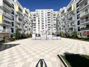 De vanzare apartament 2 camere parcare subterana piscina exterioara Mo