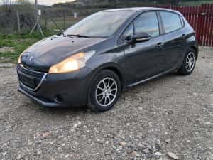An 2013/Peugeot 208/Euro5/1.0B — miniatura 1