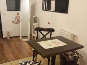 Cazare apartament regim hotelier, parcare, 2,2 km Spitalul Judetean — miniatura 4