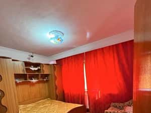 Inchiriez apartament 2 camere Zavoi — miniatura 5