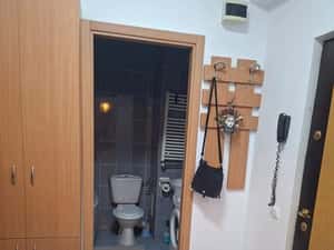 Inchiriez apartament