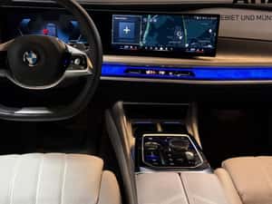 BMW 740 Automată 299 HP Diesel — miniatura 7