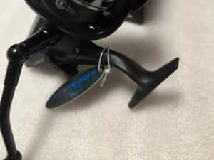 SET 3 Mulinete Wind Blade TB12-60FR, Baitrunner, Tambur metalic 8+1 Ru — miniatura 7