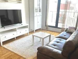 //2 CAMERE// MRS VILLAGE// LOC DE PARCARE//