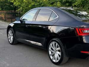 Skoda octavia superb — miniatura 3