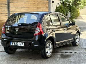 Dacia Sandero 2011 Editie ORANGE 72.000 KM — miniatura 2