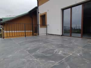 Apartament 3 camere, Zona Freidorf - Scara interioara, terasa 21 mp — miniatura 5