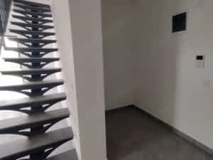 Apartament 3 camere, Zona Freidorf - Scara interioara, terasa 21 mp — miniatura 6