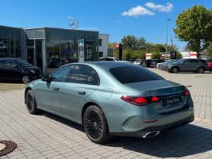 Mercedes-Benz E 300 Hibrid 2023, 4.529 km, 68.244 EUR — miniatura 5