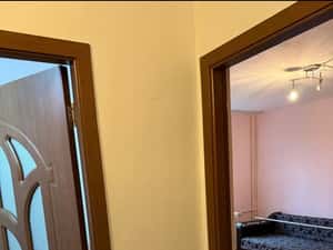 Ap 2 camere Podu Roș, apropiere Palas — miniatura 1