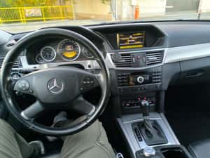 Vând Mercedes-Benz E 200 CDI, an 2011, break, diesel, cutie automată. — miniatura 5