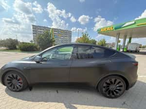 Vând Tesla MY Performance, 534 CP, tracțiune integrală — miniatura 1