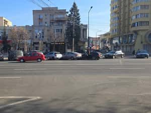 Inchiriez spatiu comercial in Deva, zona ultracentrala (Bld Decebal colt cu I. Creanga), 70 mp — miniatura 3