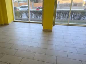 Inchiriez spatiu comercial in Deva, zona ultracentrala (Bld Decebal colt cu I. Creanga), 70 mp — miniatura 6