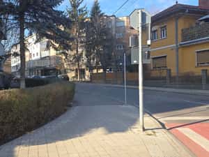 Inchiriez spatiu comercial in Deva, zona ultracentrala (Bld Decebal colt cu I. Creanga), 70 mp — miniatura 8