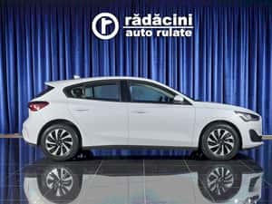 Ford Focus Automată 125 HP Benzină — miniatura 5