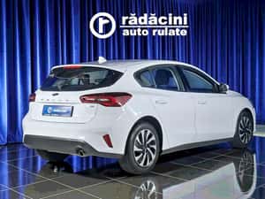 Ford Focus Automată 125 HP Benzină — miniatura 7