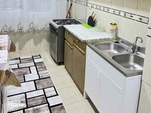 Inchiriez apartament 2 camere metrou 1 decembrie — miniatura 4