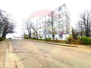 Apartament cu 3 camere de vânzare strada Stadionului zona Milcov — miniatura 3