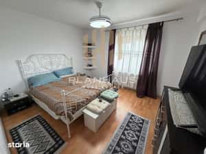 Apartament de vânzare 3 camere, 74 mp, loc de parcare inclus Constanti — miniatura 5