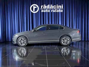 Volkswagen Passat Automată 150 HP Diesel — miniatura 6