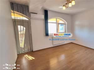 Apartament 3 camere 80 mp | Parcare - Curte | M. Aparatorii Patriei |