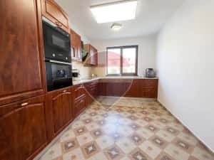 Duplex spațios cu 3 dormitoare, curte de 250 mp și parcare proprie. — miniatura 4