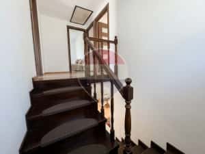 Duplex spațios cu 3 dormitoare, curte de 250 mp și parcare proprie. — miniatura 6