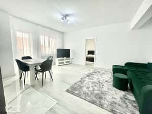 Apartament cu balcon, garaj și lift, 80 mp, gata de închiriat — miniatura 3